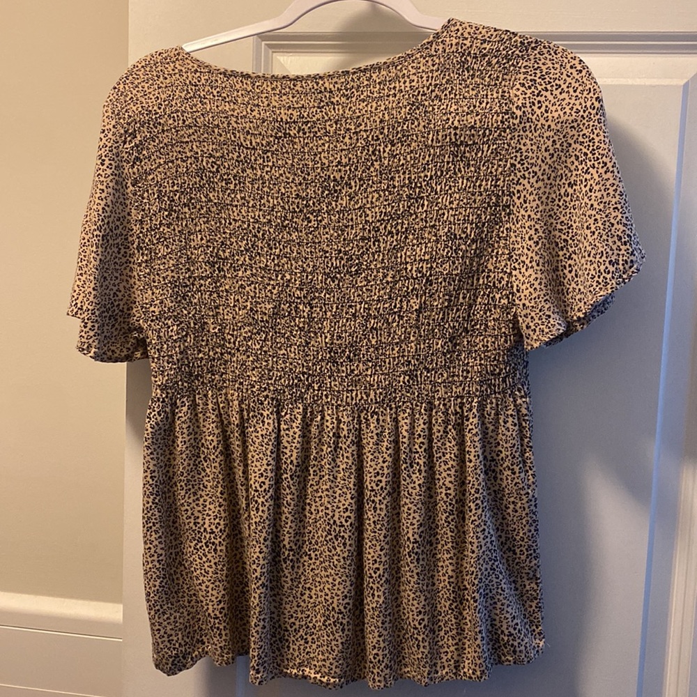 Urban Romantics Size L Women’s Short Sleeve Top - Picture 3 of 3